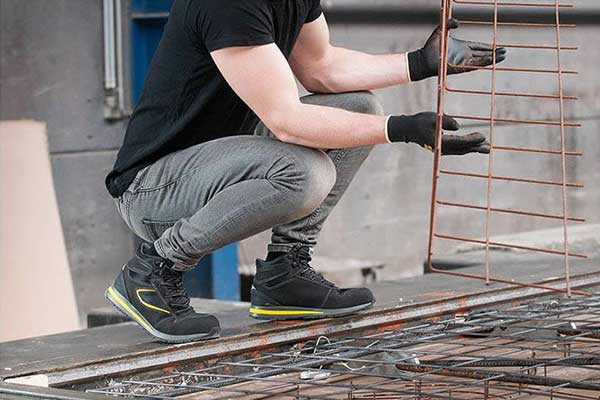 Signs That You Need to Replace Your Safety Shoes