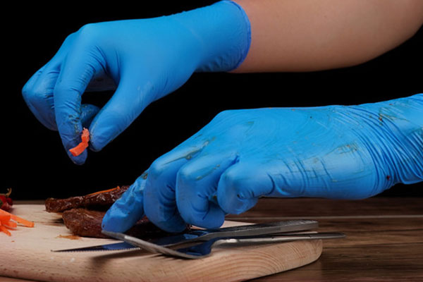 Why Nitrile Gloves Are Food Safe